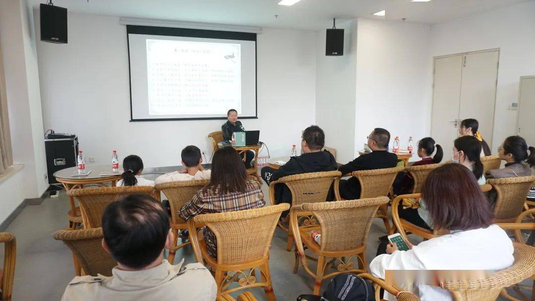 【kaiyun开云网页版】
你对《笑傲江湖》相识几多？ ——“金庸十五讲”之天子呼来不上船——《笑傲江湖》漫谈(图4)