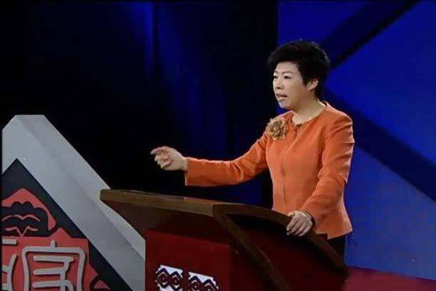 【kaiyun开云网页版】
于丹为何会被轰下讲台？看她如何解释“女子与小人” 你就懂了(图6)