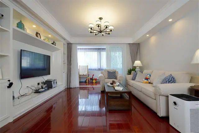 ‘kaiyun开云官方在线登录’
同事家屋子已经入住一年多了 电视配景墙的设计 悦目又实用！(图4)