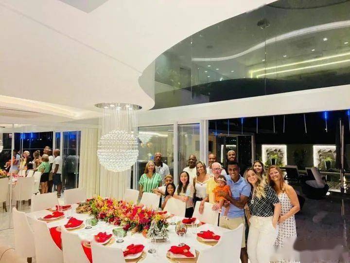 ‘kaiyun开云网页版’
穆里奇：祝大家圣诞快乐！(图5)