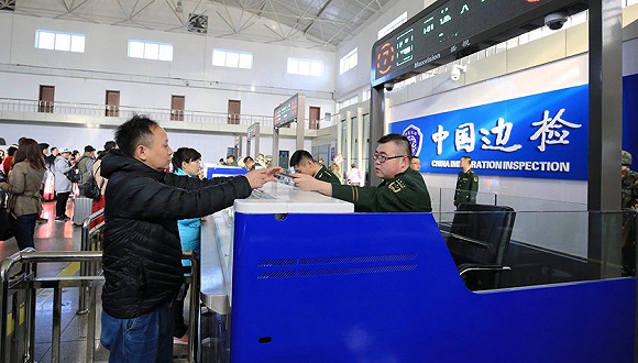 千万不能这么装修电视配景墙 我当初没听劝 现在想砸了重装!-kaiyun网页登录入口(图1) kaiyun开云官方在线登录