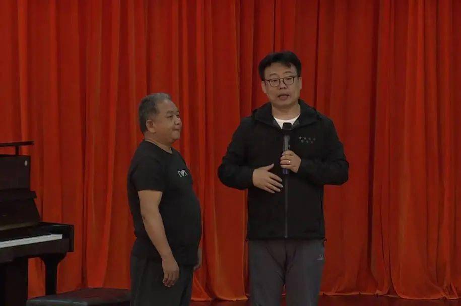 kaiyun开云网页版:
“我的中国梦”文化进万家“中央歌剧院声乐大师课”开课啦!(图4) kaiyun开云网页版:
“我的中国梦”文化进万家“中央歌剧院声乐大师课”开课啦!(图4)